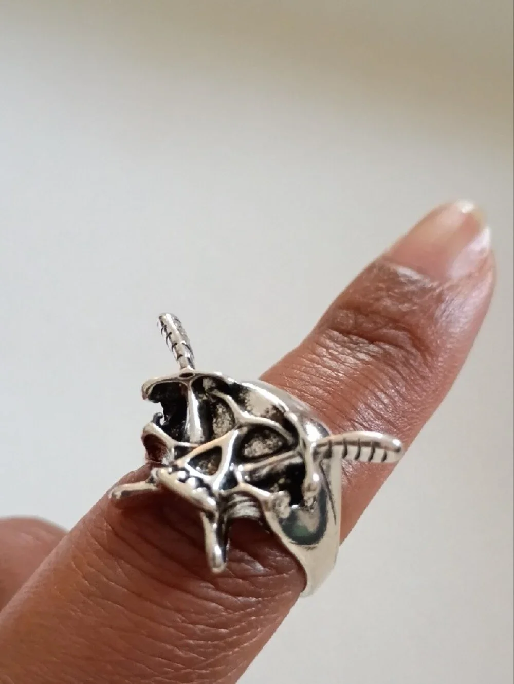 Silver Tone Skull Crossbones Ring Pirate Gothic Statement Band Men’s Size 8